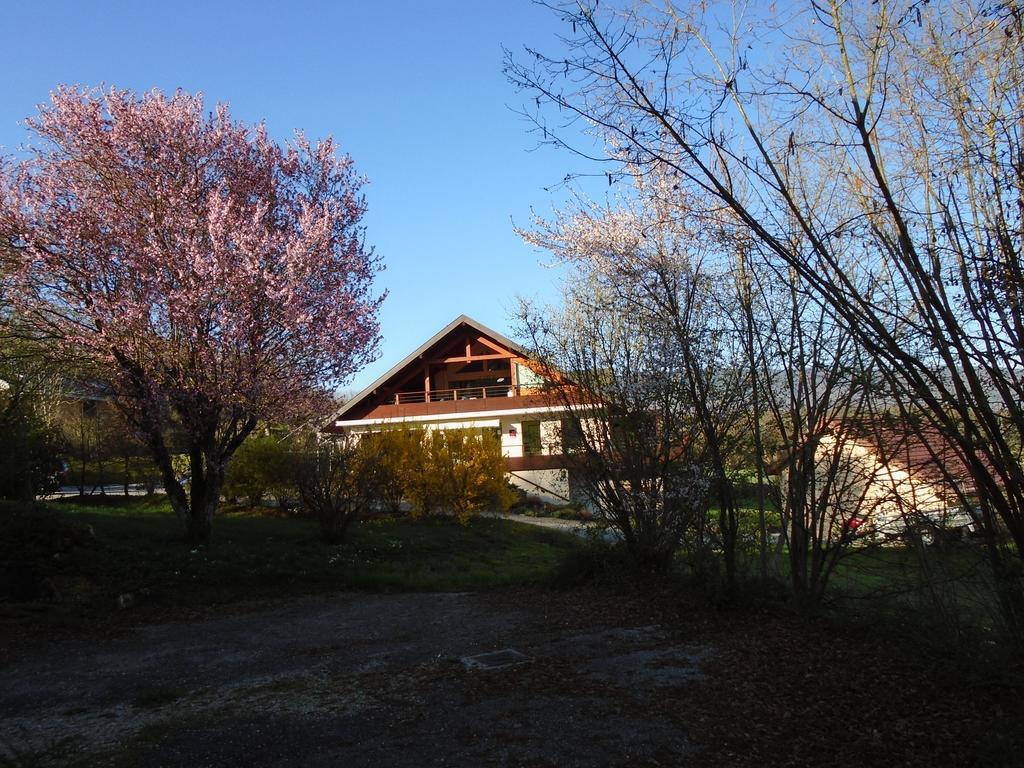 Hotel Golf Et Montagne Talloires Exterior photo